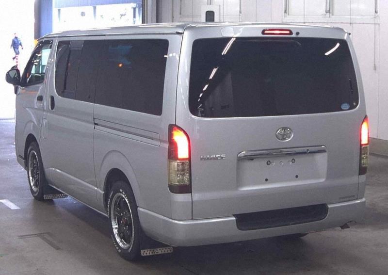 Toyota Hiace Commuter